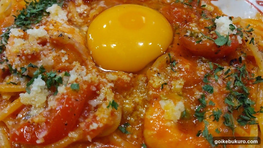 Spaghetti with Tomato Sauce and Egg