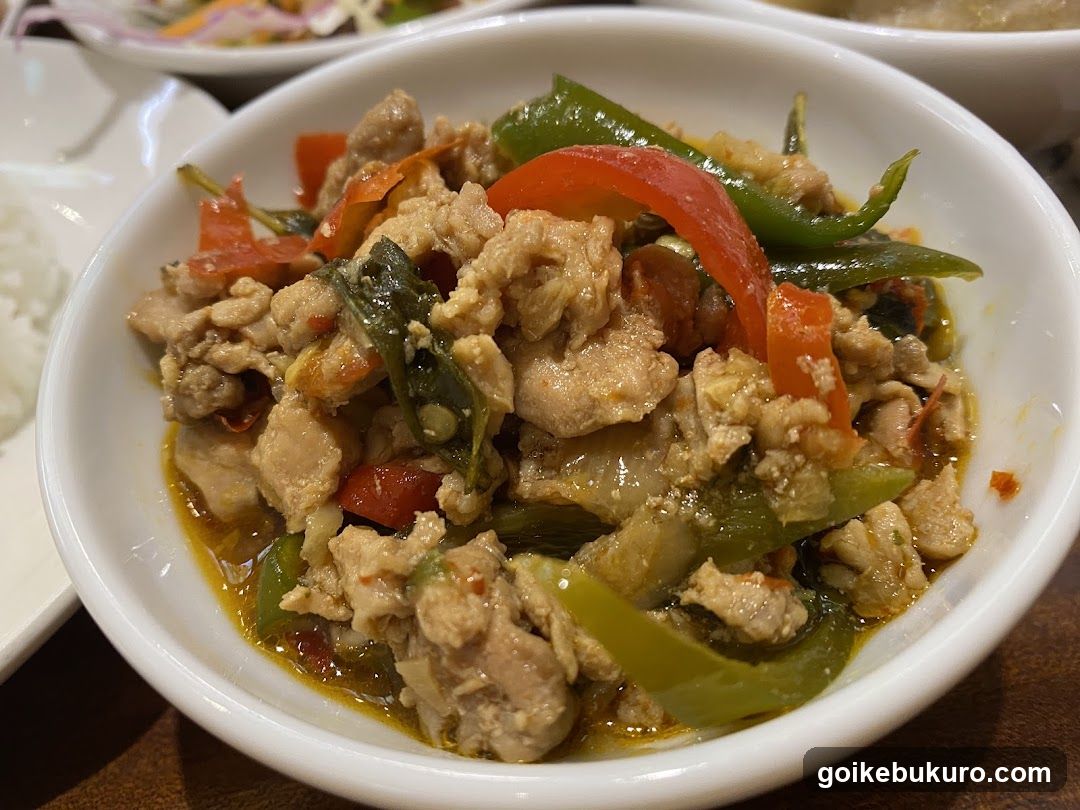 Stir-fried Chicken with Peppers and Herbs