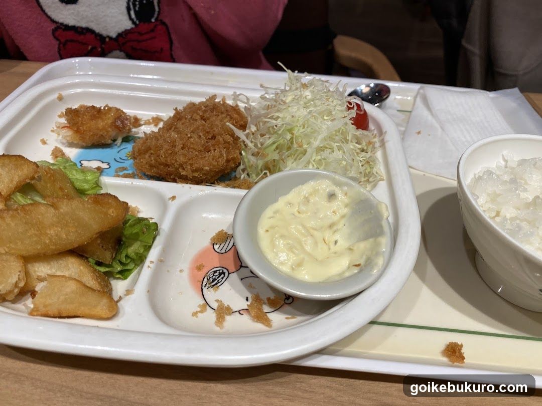 Snoopy-themed Meal Tray