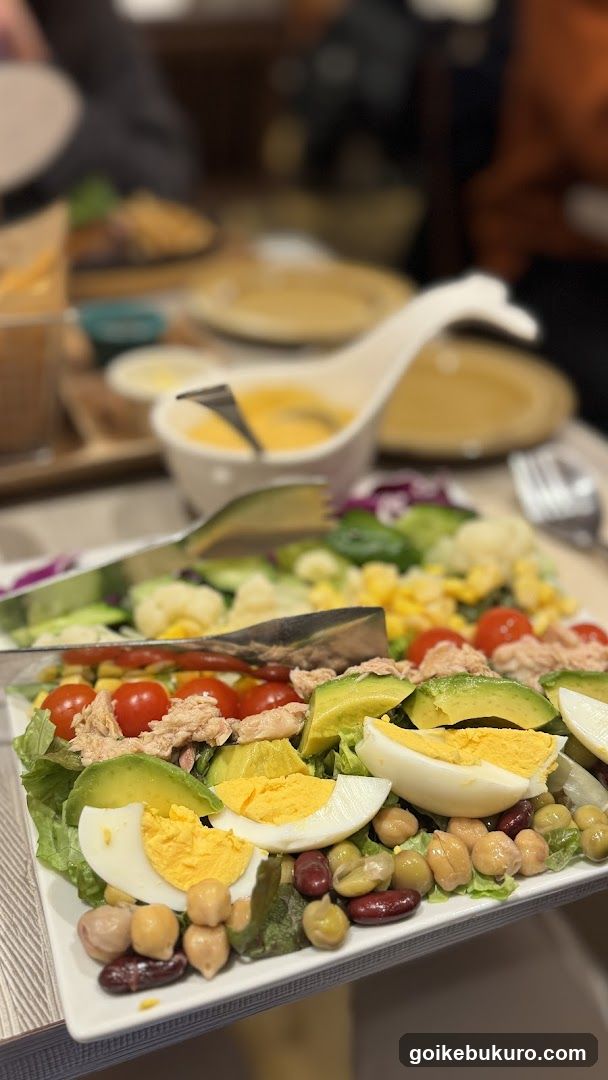 Salad with Tuna, Eggs and Chickpeas