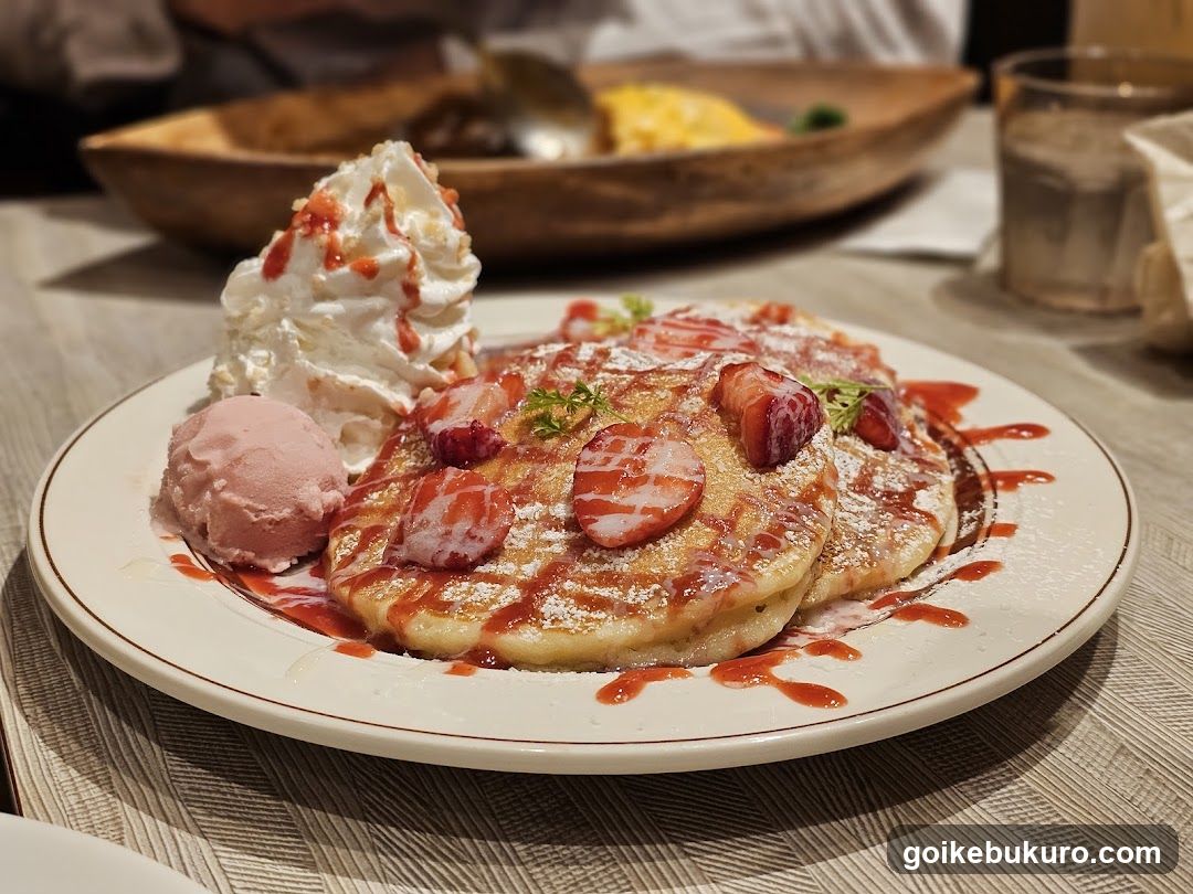 Strawberry Pancakes with Ice Cream