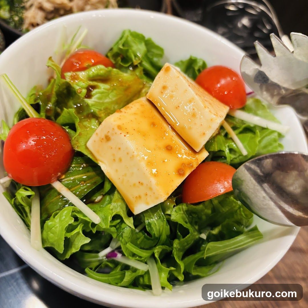 Salad with Tofu and Cherry Tomatoes