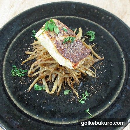 Seared Fish with Caramelized Onions