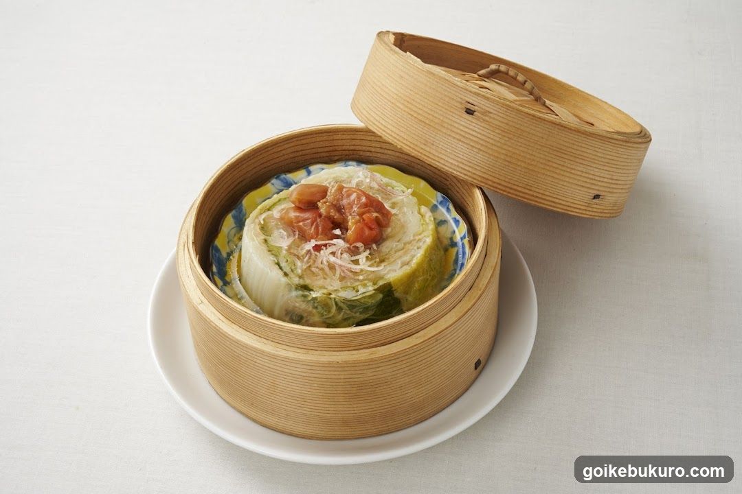 Steamed Vegetable Roll with Topping