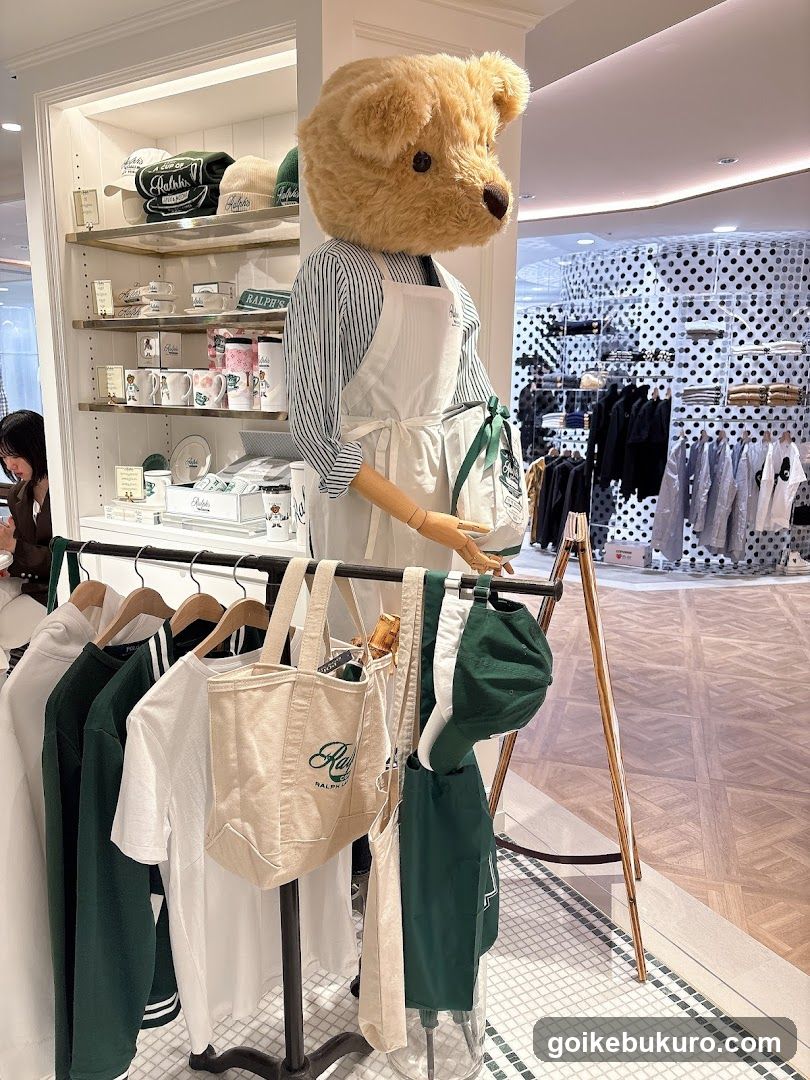 Bears & Co. Store Interior Display