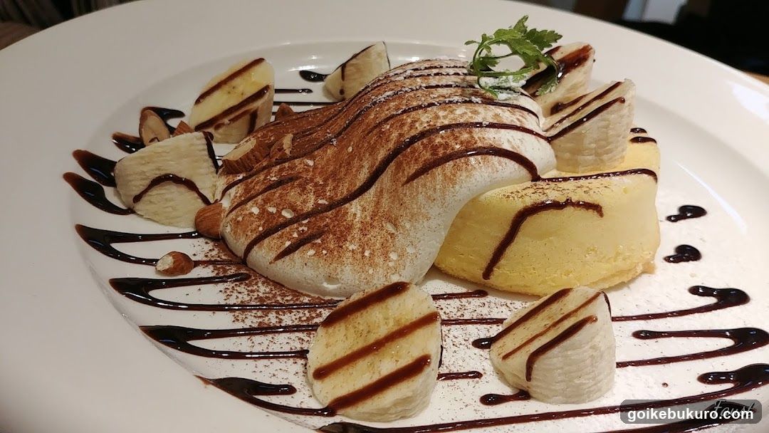 Dessert with Meringue and Banana Slices
