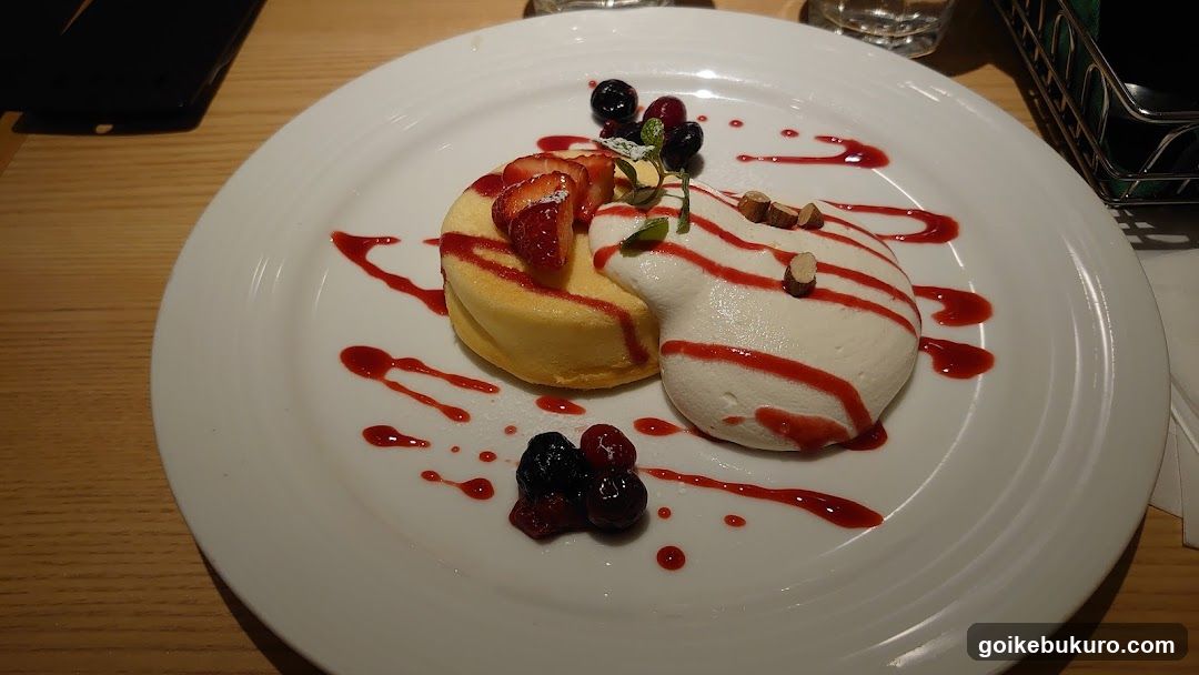 Pancake and Meringue Dessert