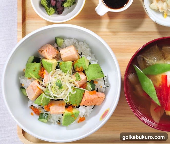 Salad Bowl with Avocado and Salmon