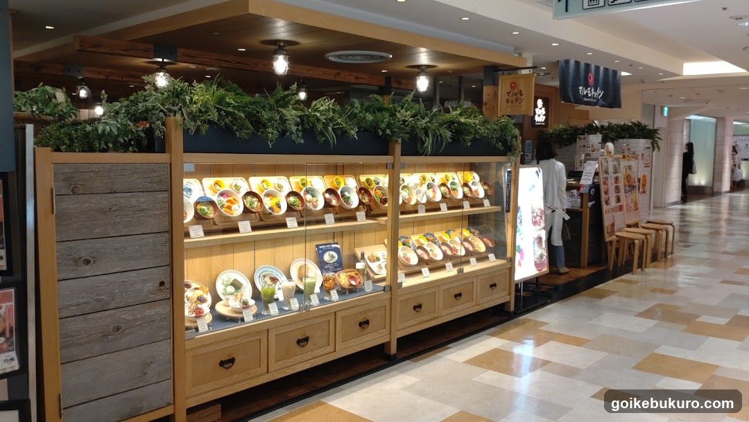 Food Display Case in Mall