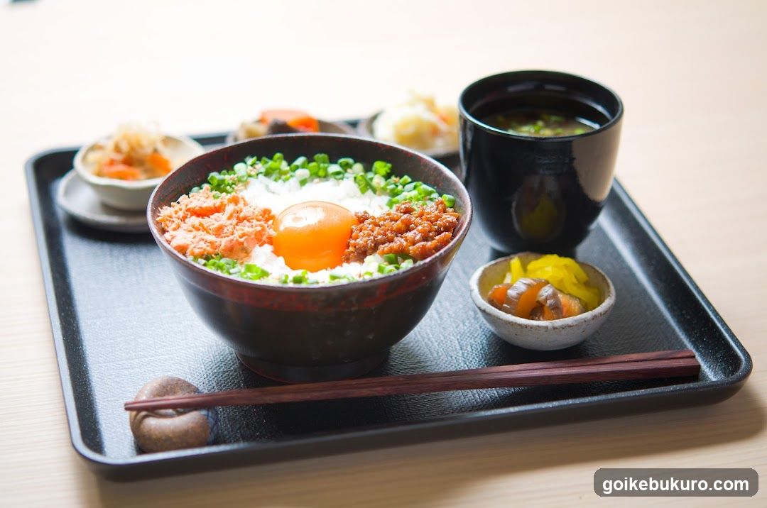 Japanese Lunch Set with Donburi Bowl