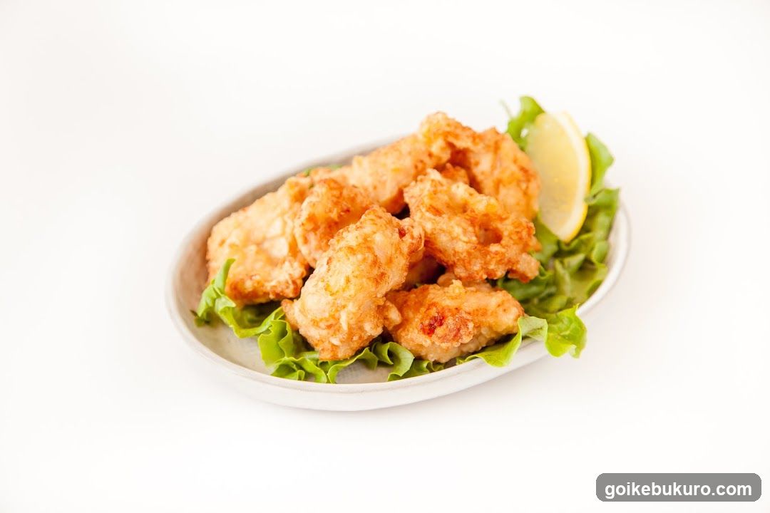 Fried Chicken with Lemon Wedge