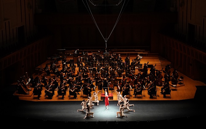Orchestra and dance performance